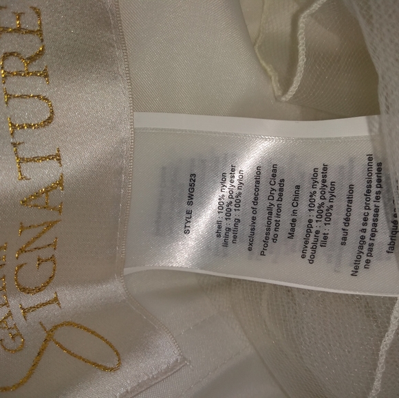 Wedding dress - Picture 7 of 8